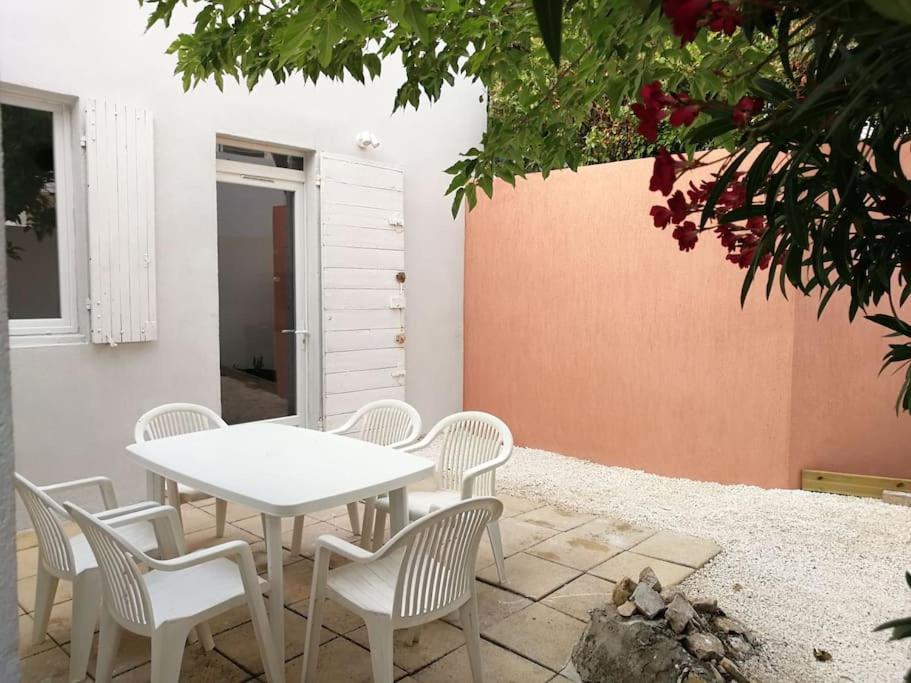 Villa Au Calme Avec Exterieur Et Parking Gratuit Aux Portes D'Aix Et Marseille Emplacement Ideal Exterior photo